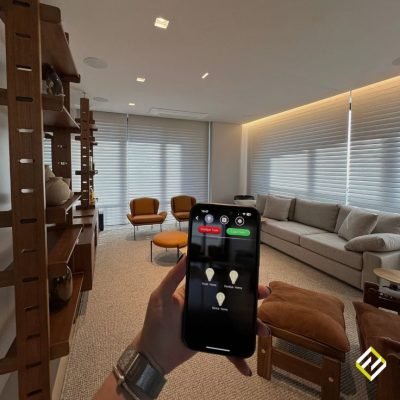 Imagine chegar em casa e controlar a iluminação…